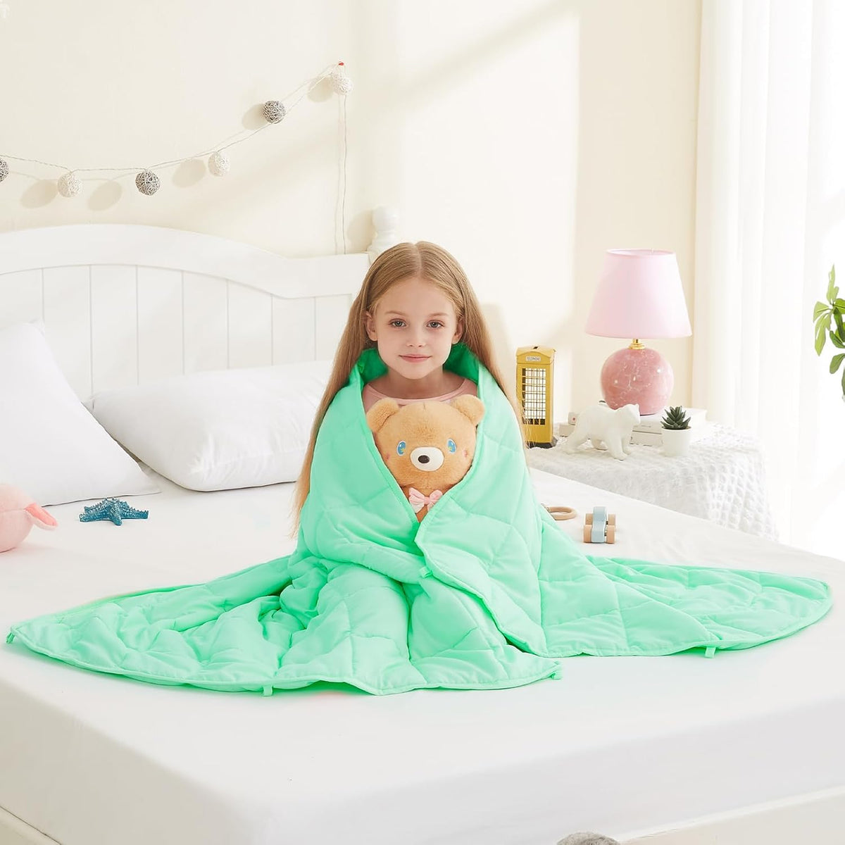 L'AGRATY Weighted Blanket - 36"x48" 3lbs Weighted Blanket Microfiber Material with Glass Beads Small Blanket for All-Season Summer Fall Winter Soft Thick Blanket