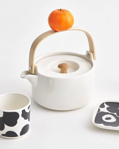 MARIMEKKO Oiva Stoneware Teapot — Refine Your Kitchen Décor with Our Iconic White Stoneware — Stylish & Classic Ceramic Teapot with Tea Infuser Lid (26.63 oz)