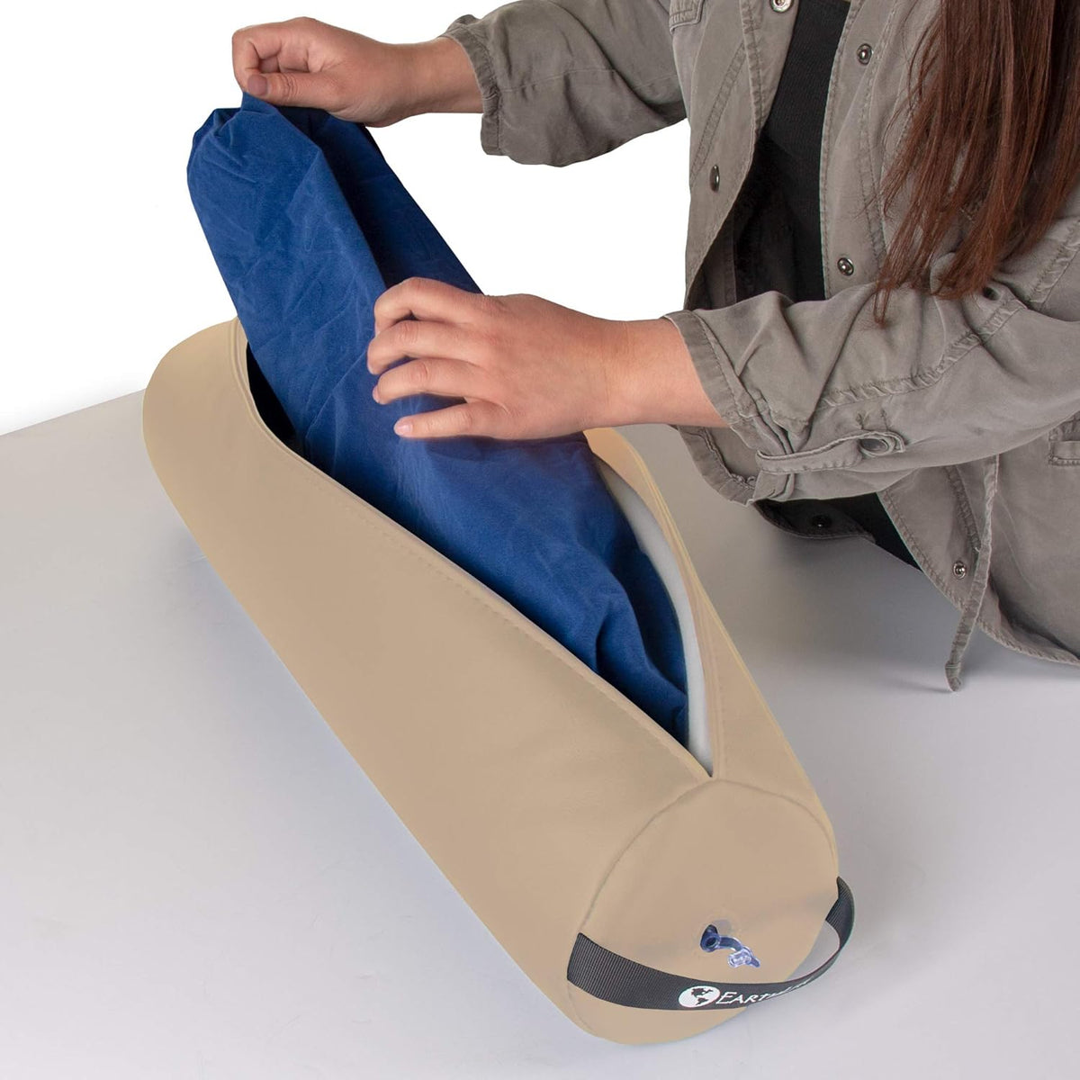 EARTHLITE Bolster Pillow Stowaway – Inflatable Massage, Travel & Leg Bolster, 100% PU Upholstery incl. Carry Strap/Adjustable Firmness/Back Pain Relief