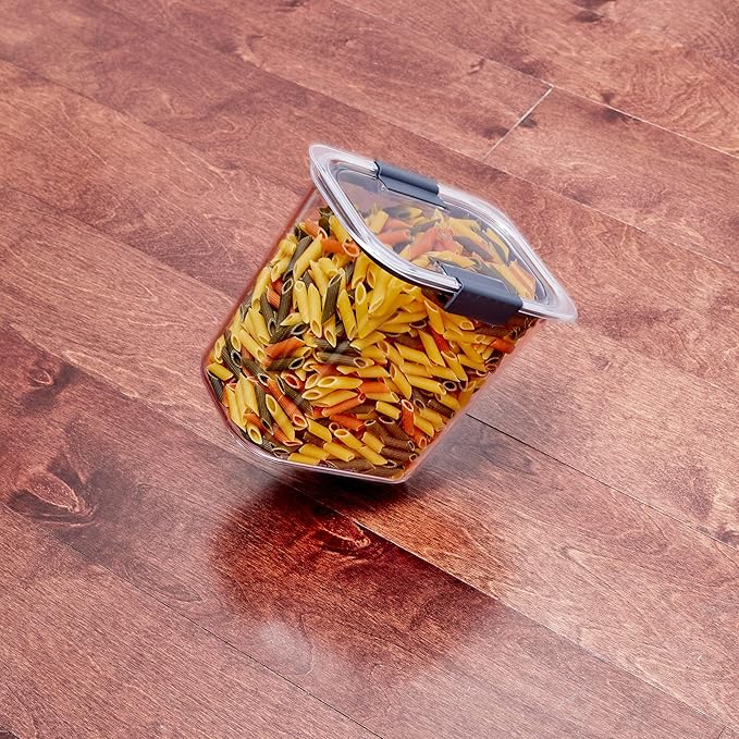 Rubbermaid Brilliance BPA-Free Food Storage Containers with Lids Airtight Kitchen and Pantry Organization Set Includes 3 Containers and Scoops Clear 16 cups