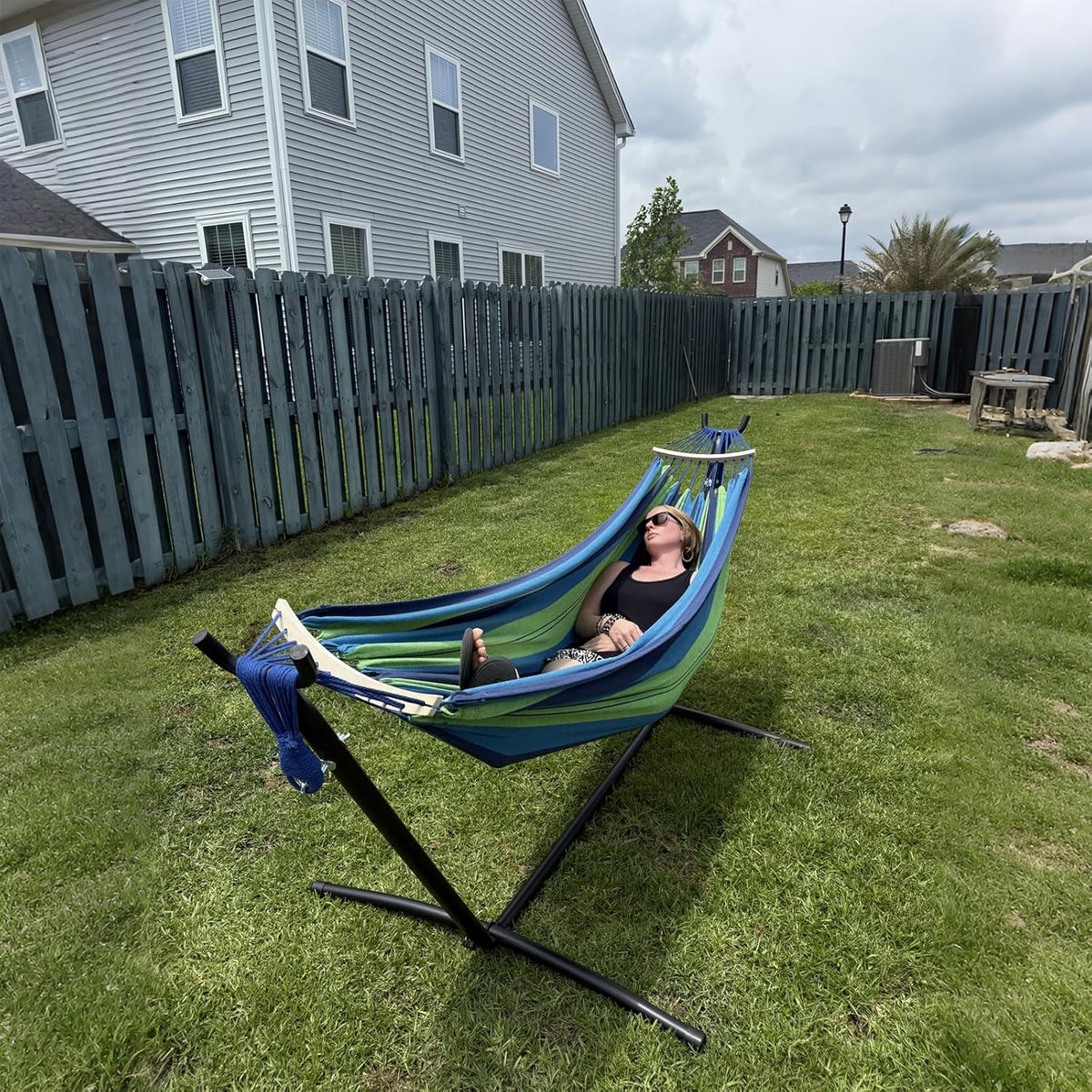 SZHLUX Double Hammock with Stand Included 450lb Capacity Steel Stand, Premium Carry Bag Included.Indoor Outdoor Brazilian-Style Cotton Bed for Backyard, Camping,Garden,Green
